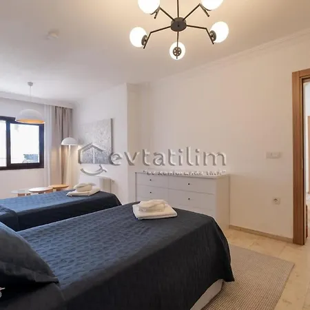 Castle By Evtatilim וילה