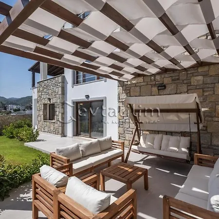 Castle By Evtatilim * בודרום