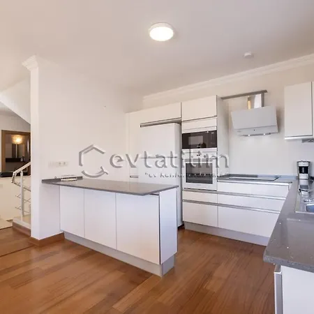 וילה Castle By Evtatilim