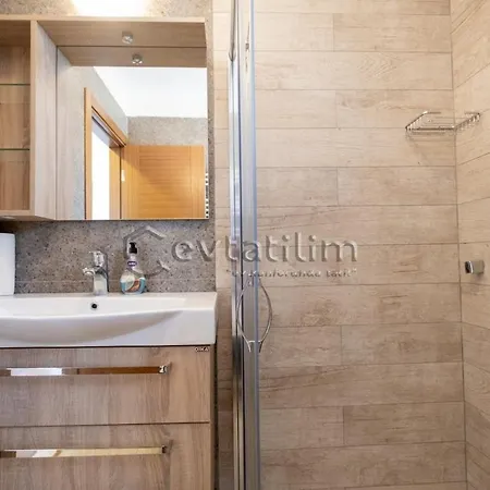 Castle By Evtatilim וילה