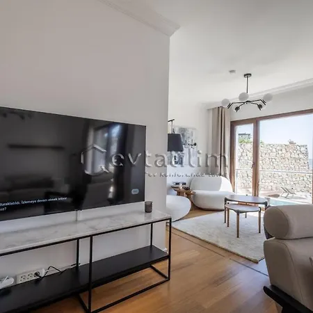 וילה Castle By Evtatilim *