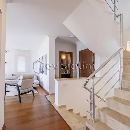 Castle By Evtatilim *