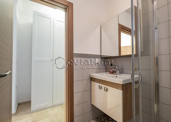 فيلة Castle By Evtatilim