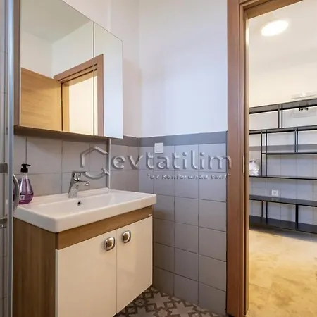 Vilă Castle By Evtatilim *