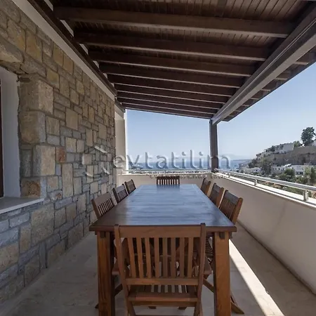 Castle By Evtatilim Vilă *